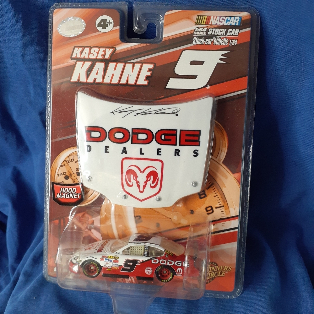 2007 Winner's Circle Kasey Kahne #9 die cast 1:64 & Hood Magnet 12.50🇨🇦Ship